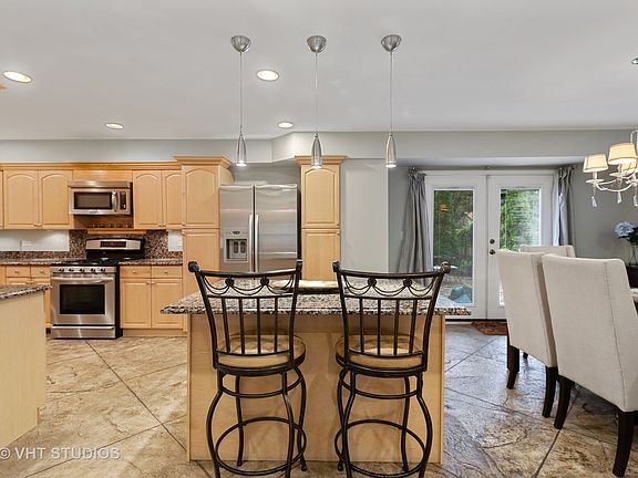 5th image of 1127 Beach Ave