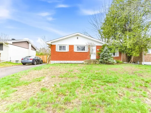 12 Claremount Rd, Deep River, ON K0J 1P0