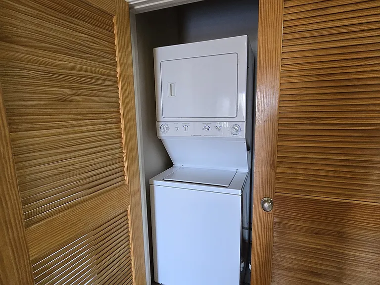 900 W Broad St #20B — Photo 12
