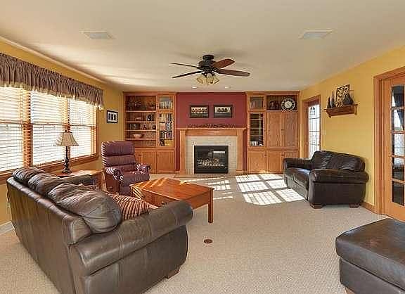 3rd image of 617 Aspen Ave