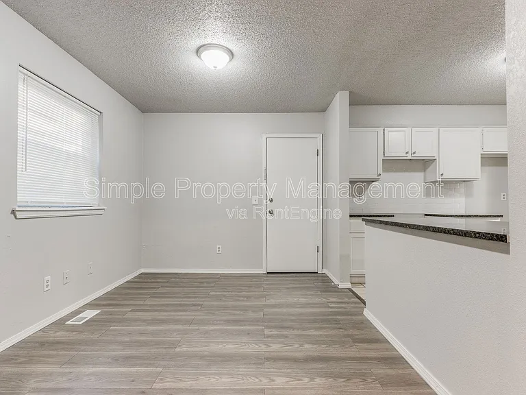 8508 Candlewood Dr — Photo 6