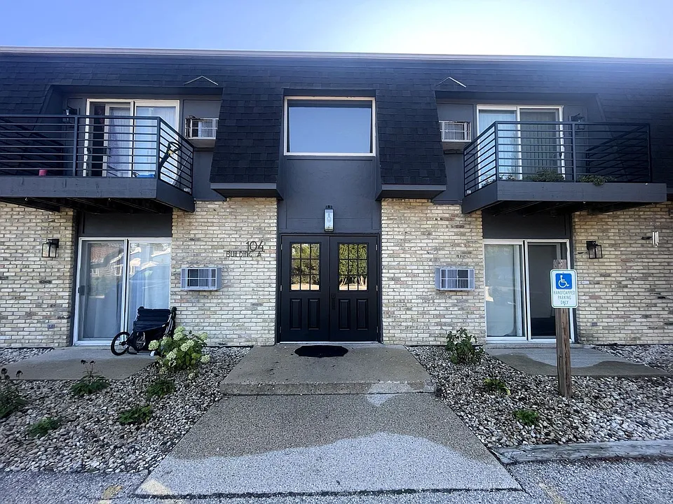 104 Weber St