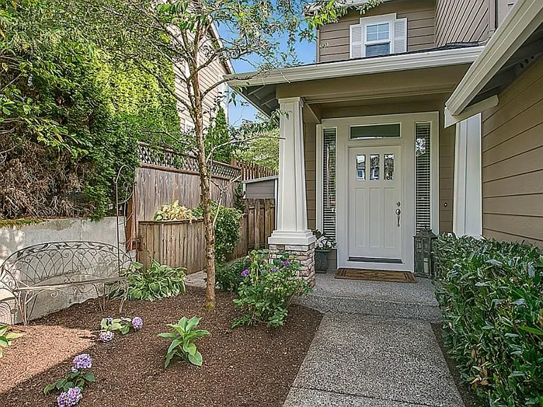 24011 SE 11th Pl — Photo 2