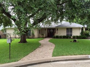 2502 Towering Oaks Dr, Bryan, TX 77802