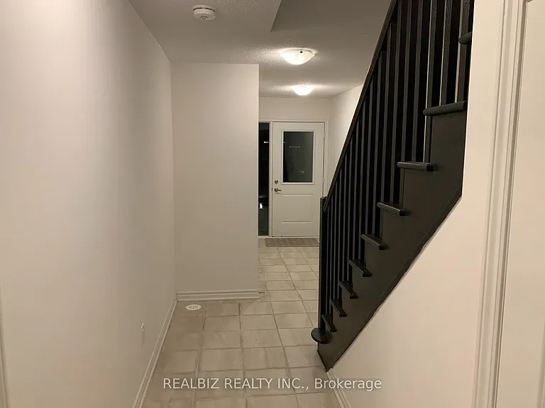 50 Edinburgh Dr #19 — Photo 3