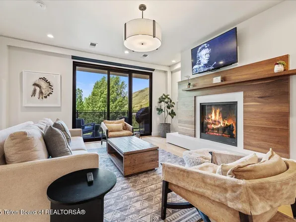 680 S Cache St #401, Jackson, WY 83001