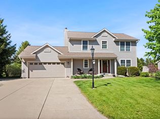 413 Pleasant St, Eagle, WI 53119