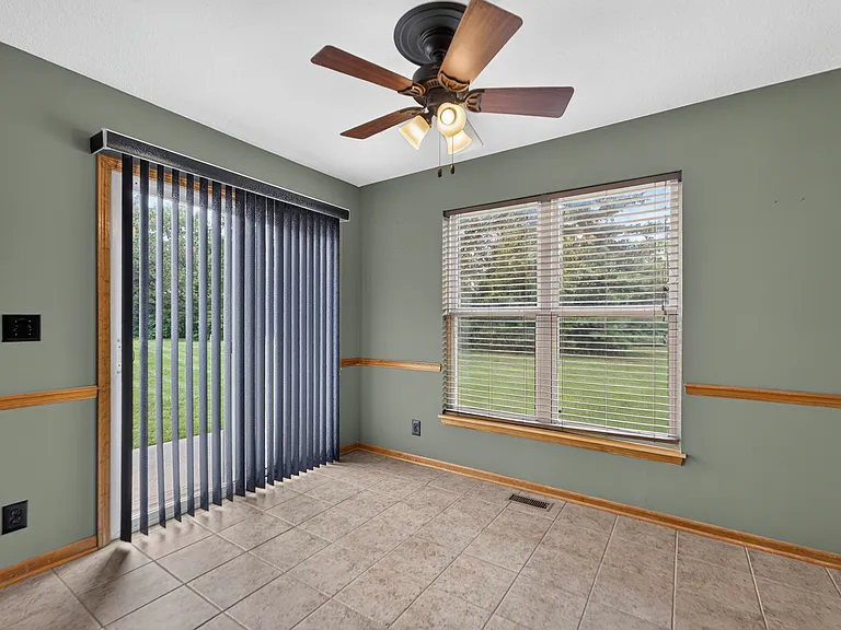 14802 Robinson St — Photo 10