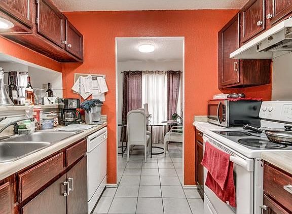 4407 Bucks Run Unit A Kitchen