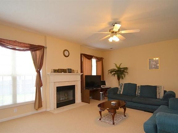 3rd image of 3908 Winthrop Dr