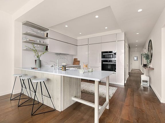 4th image of 298 E 2nd St #4