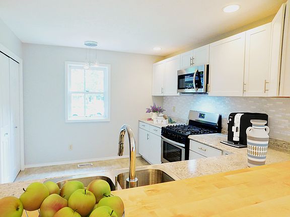 5th image of 2382 E Winding Brook Cir
