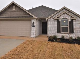 511 Magnolia Ln, Centerton, AR 72719