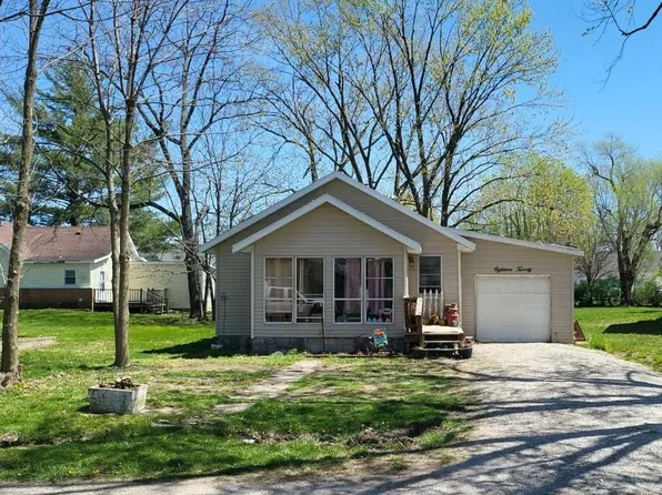 1820 Spring St, Vandalia, IL 62471