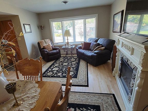 Living/ Dining Room 