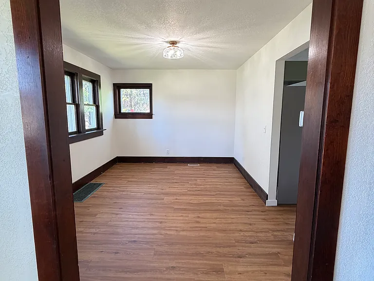407 S High St — Photo 8