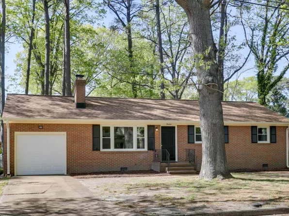 13 Bird Ln, Newport News, VA 23601