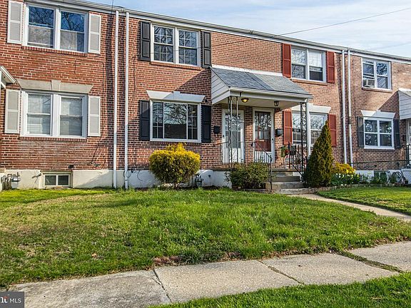 4th image of 1015 Baltimore Ave