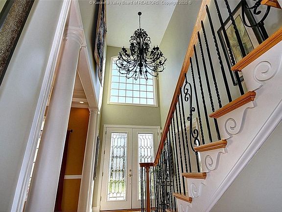 5th image of 426 Woodbridge Dr