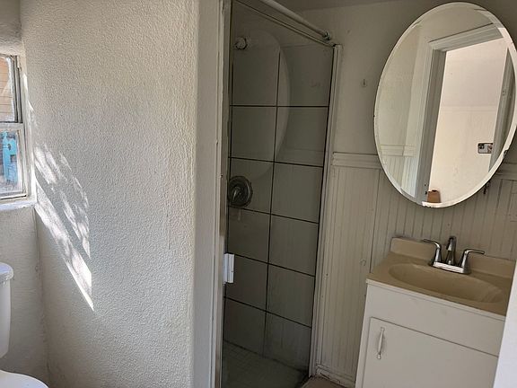3rd image of 419 Peabody Ave #2