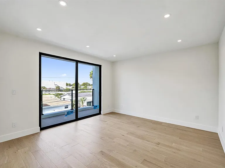 1525 NE 15th Ave — Photo 27
