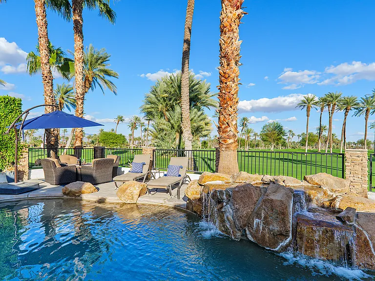 56408 Palms Dr — Photo 16