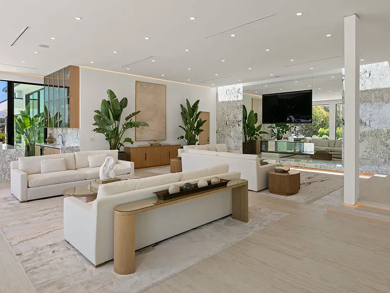365 Trousdale Pl — Photo 23