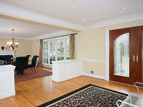 foyer entrance/ hardwoods th