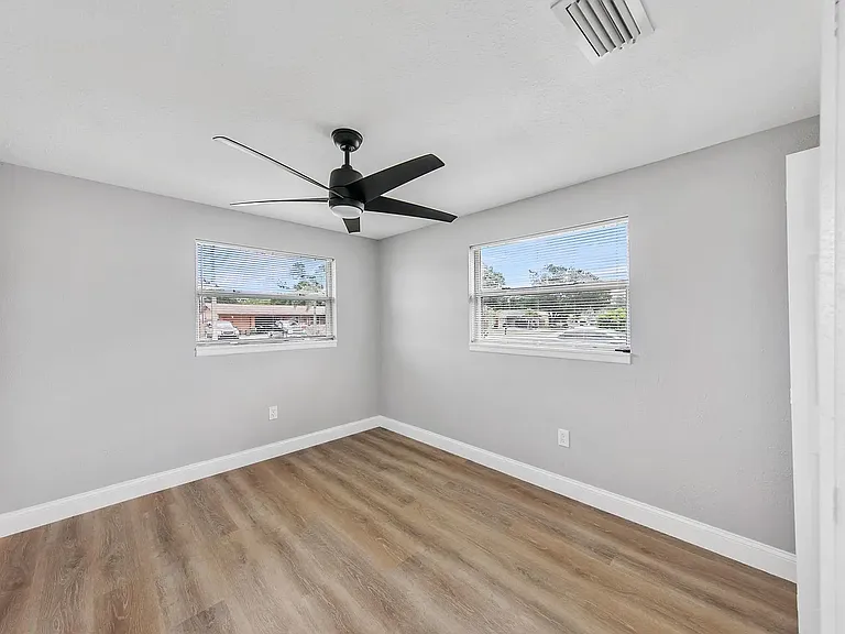 5374 Skyline Pl — Photo 9