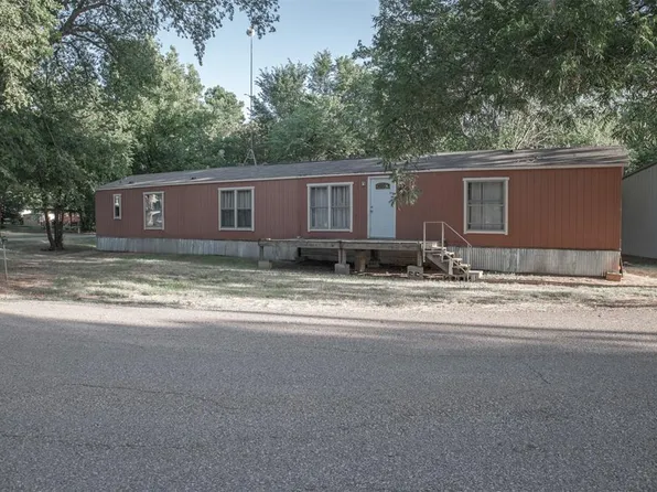 215 E 6th St, Wanette, OK 74878