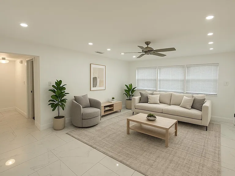 1557 Robinson Dr N — Photo 16