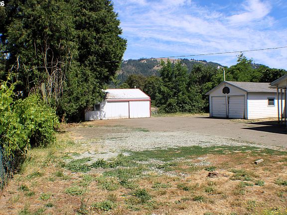 3rd image of 309 N Old Pacific Hwy