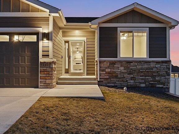 2nd image of 5601 Carmel Dr