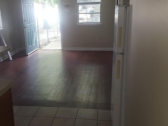 2nd image of 7739 Oak St #20