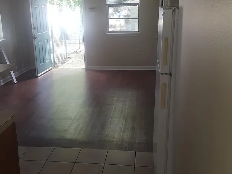 7739 Oak St — Photo 3