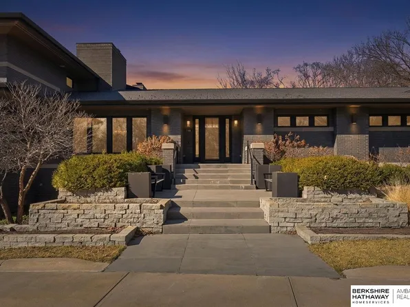 1718 Ridgewood Ave, Omaha, NE 68124