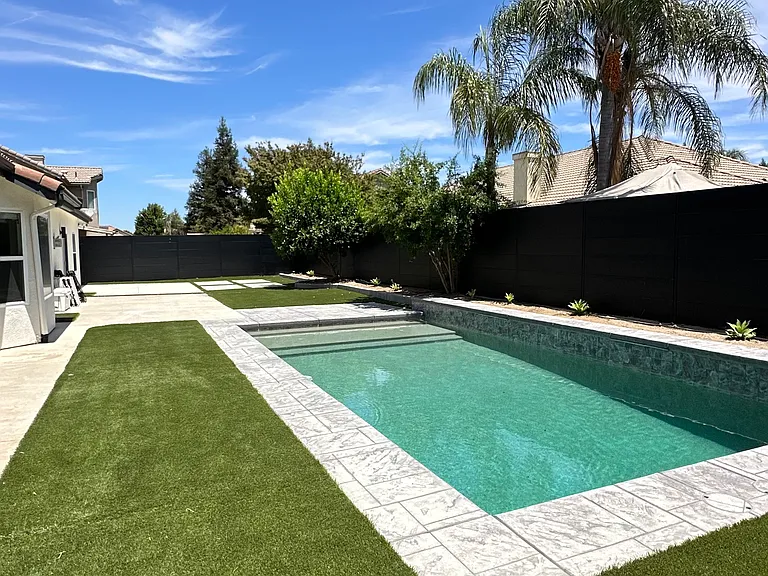 1555 Taylor Ln — Photo 4