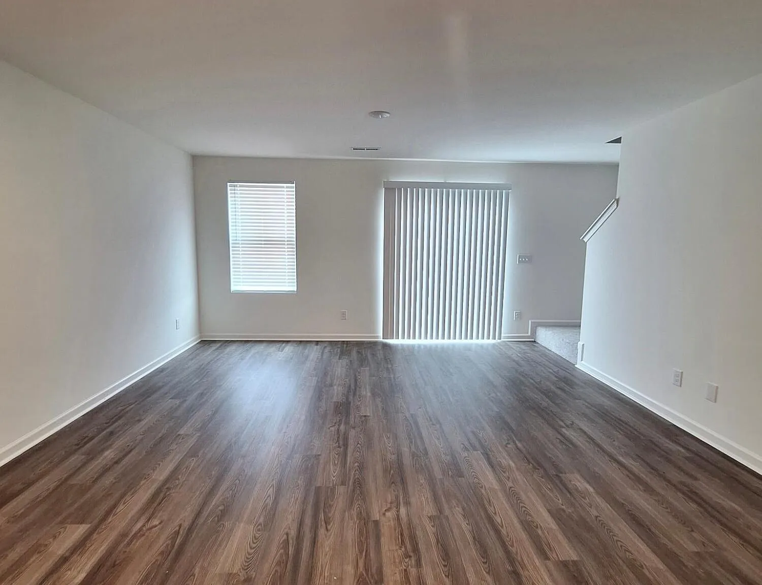 3 bed, 2.5 bath, $1,800 — Photo 2