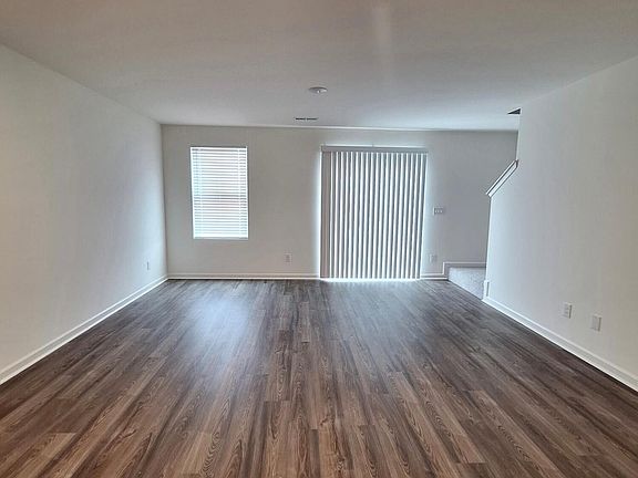 2nd image of 2425 Brookville Dr #B