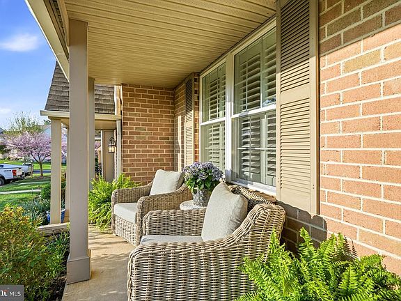 5th image of 221 Cambridge Cir #113