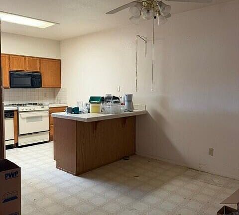 3rd image of 1757 W Elm St