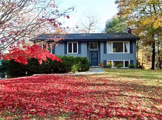 3 Wyndover Ln, Cos Cob, CT 06807