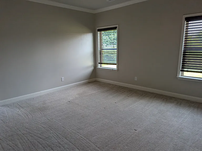 144 Kenton Ln — Photo 13