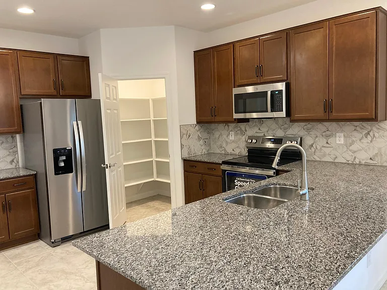 5628 W Roundhouse Rd — Photo 8