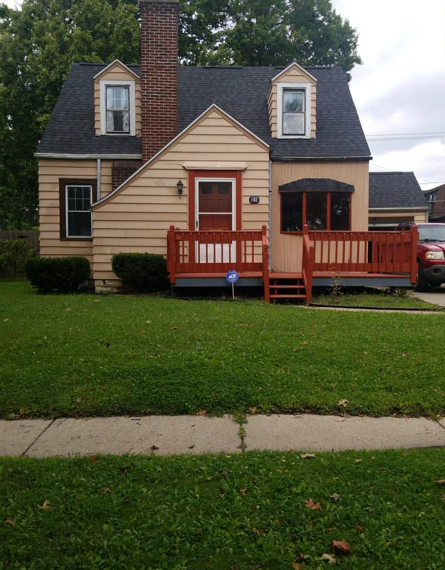 4 bed, 1365 sqft, $2,100 — Photo 1