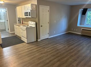 1201 Wells St #B, Lake Geneva, WI 53147