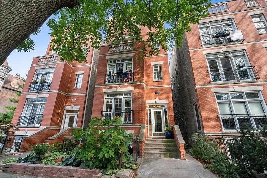1st image of 2635 N Wilton Ave #3