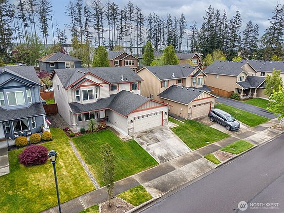 3rd image of 3620 Bacall Street NE