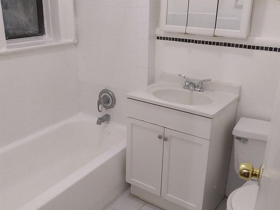 3rd image of 429 Fairmount Ave APT 310