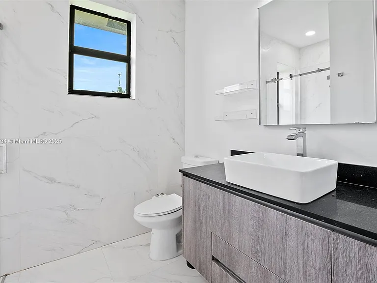 6146 SW 36th Ct — Photo 9